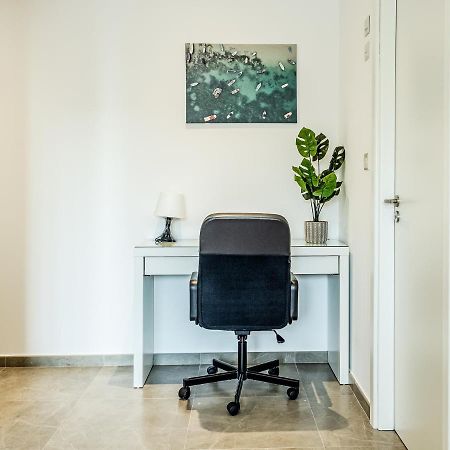 Brand New Studio Near The Beach, ジブラルタル エクステリア 写真